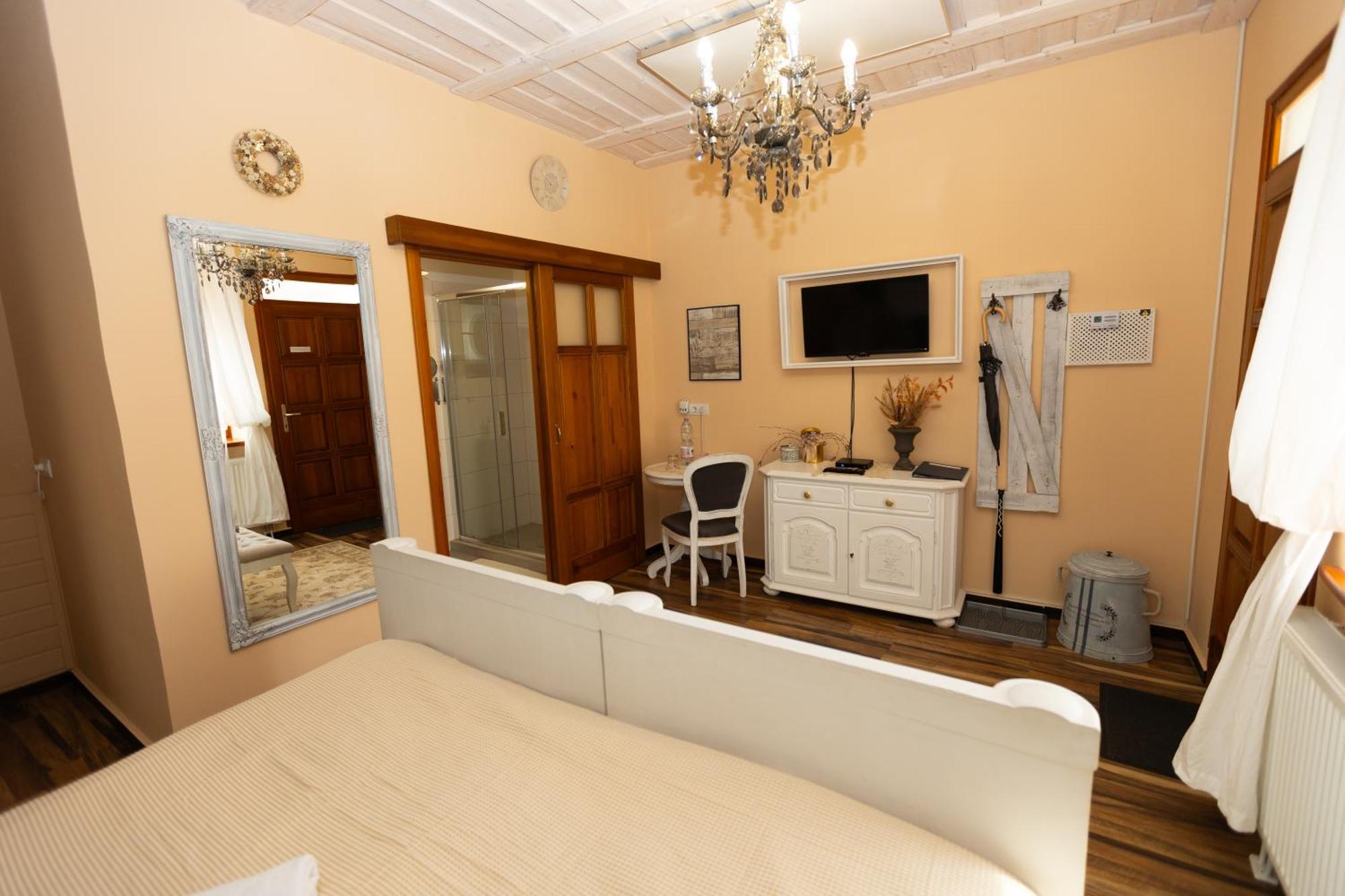 Videki Porta Hotel Herend Buitenkant foto